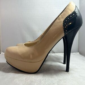 Tan and Black patent leather round toe platform stiletto heels size 9